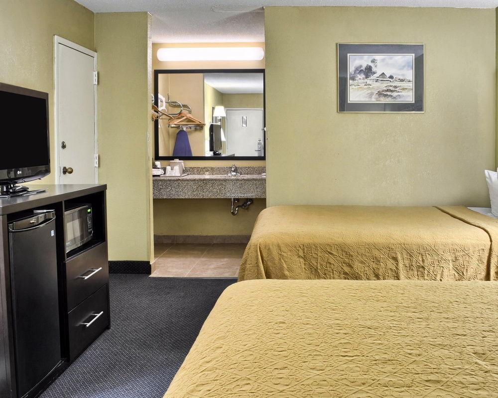 Quality Inn Fredericksburg-Central Park Area מראה חיצוני תמונה