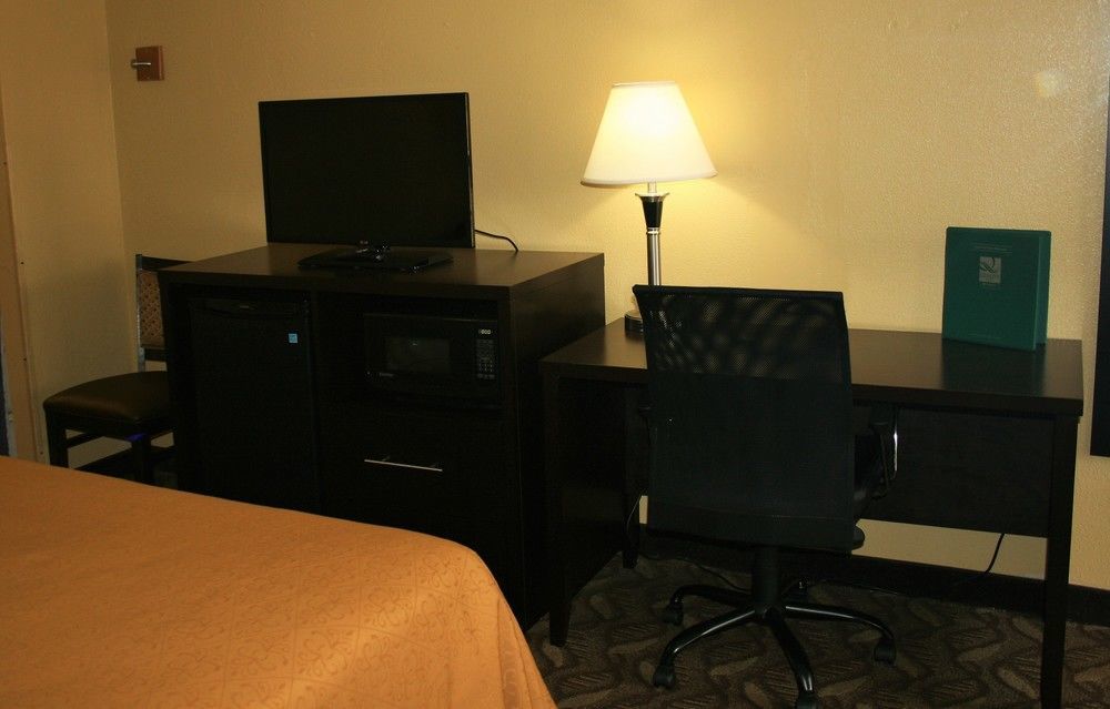 Quality Inn Fredericksburg-Central Park Area מראה חיצוני תמונה