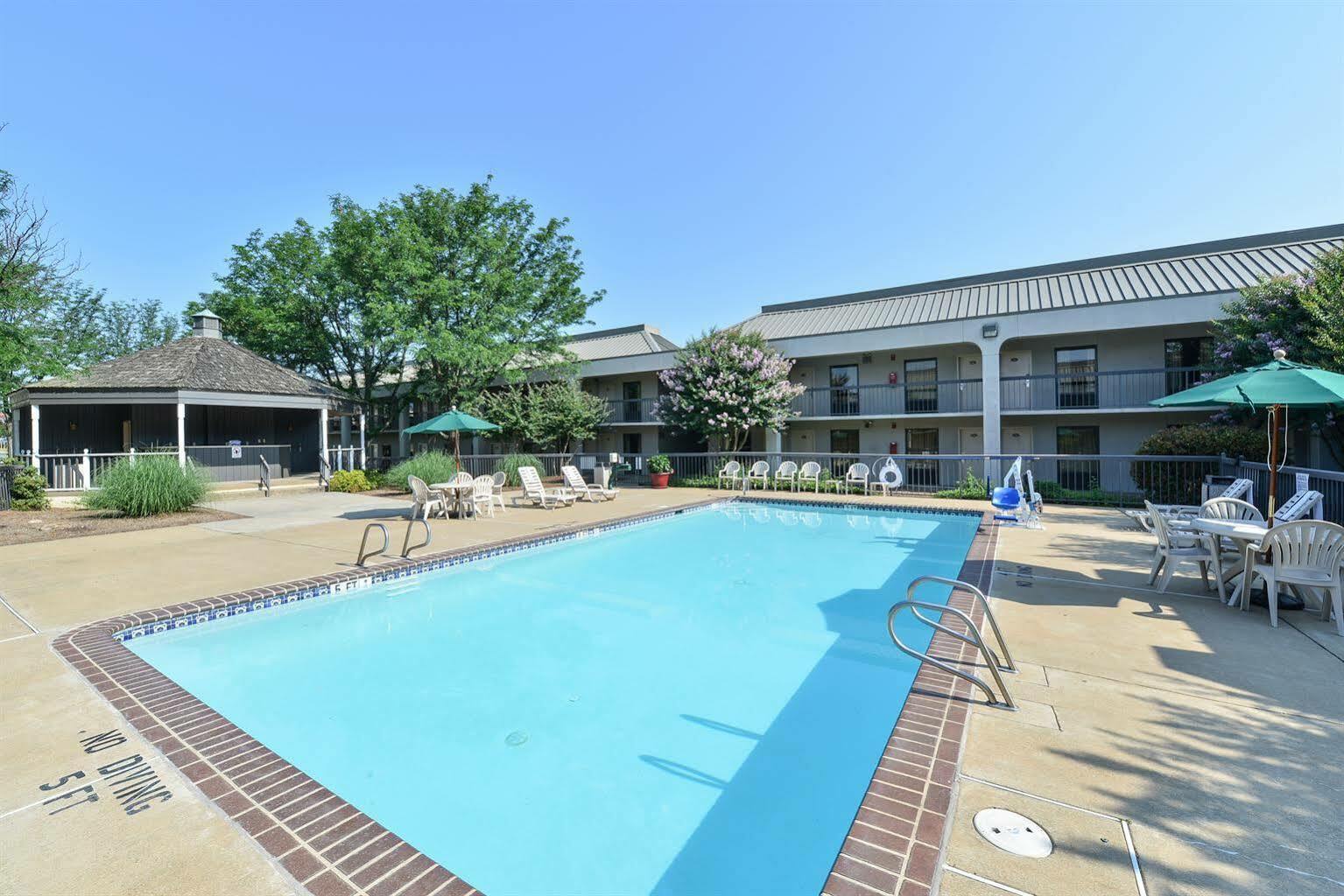 Quality Inn Fredericksburg-Central Park Area מראה חיצוני תמונה