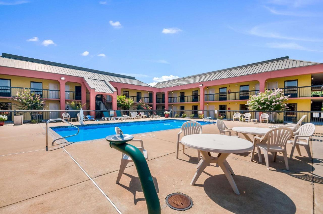 Quality Inn Fredericksburg-Central Park Area מראה חיצוני תמונה