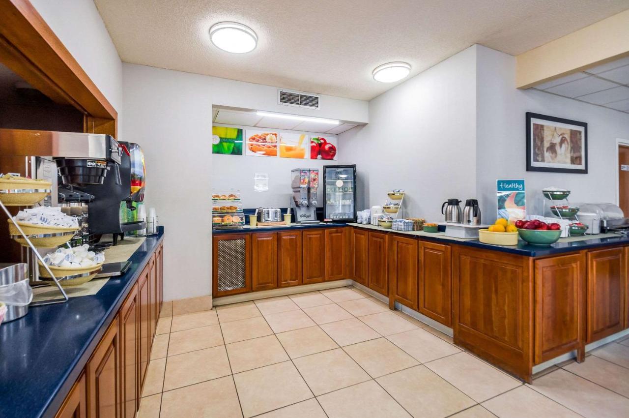 Quality Inn Fredericksburg-Central Park Area מראה חיצוני תמונה